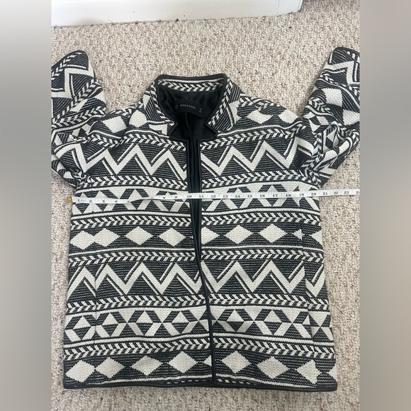 Zara Black and White Geometric Cape size XS - Picture 11 of 11